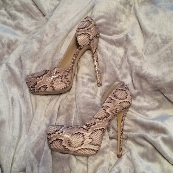 Steve Madden Shoes - Steve Madden Pumps
